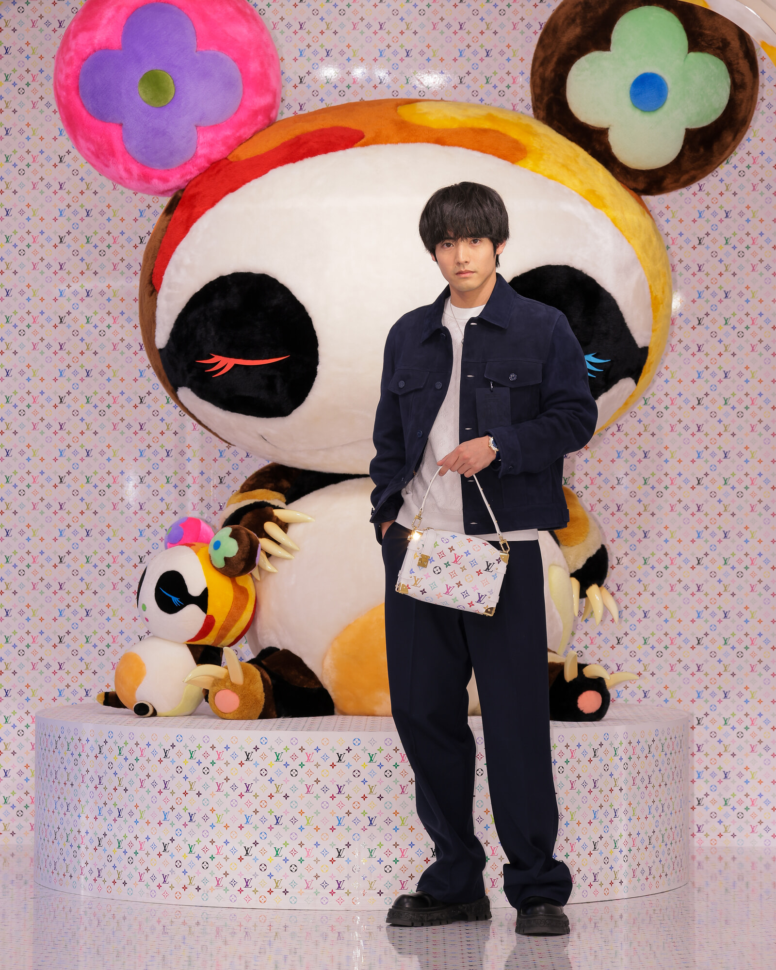 ルイ・ヴィトン × 村上隆 ポップアップストアにアンバサダーの広瀬すず